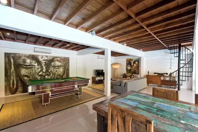 Image de 4 Br + Pool Table, 5 min drive to Double Six Beach