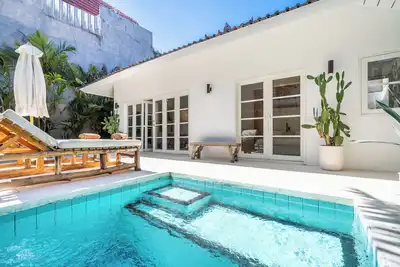 Image de Beach House in Central Berawa-Canggu