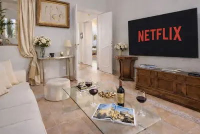 Image de 12 min walk from Spanish Steps. Luxury Top Floor 170 Sqm apartment Via Veneto