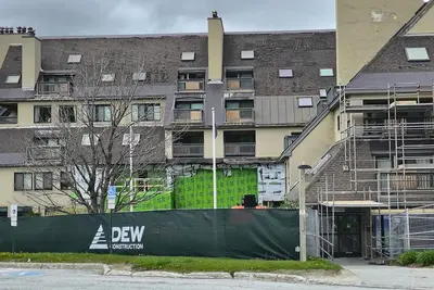 Image de Cozy condo, electric fireplace, walk-to-lifts, balcony, views, wif