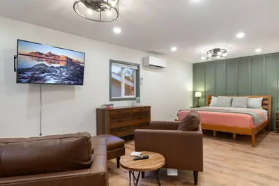 Image de Birdie Retreat-Lakeview, Pet Friendly, Fire Pit