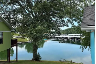 Image de Tranquil 2-bedroom cabin in Winchester with WiFi and Ac