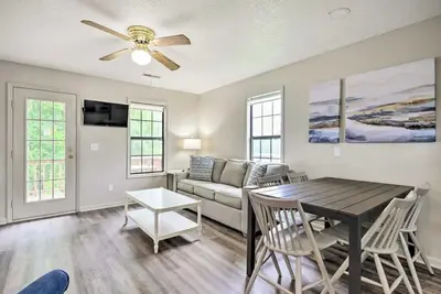 Image de Charming 2-bedroom cabin in marvelous Winchester with WiFi, Ac