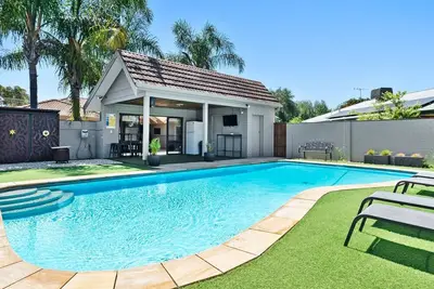 Image de Loves Lakehouse Pet friendly 5 bedroom house.