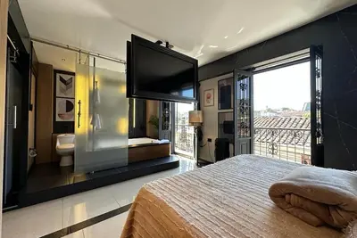 Image de Luxury apt with jacuzzi near downtown