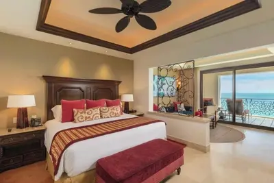 Image de Studio in a luxury resort on the beach with 7 outdoor swimming pools.