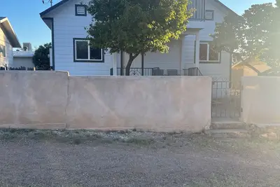 Image de Charming 3-bedroom house with Ac and WiFi in historic Tombstone