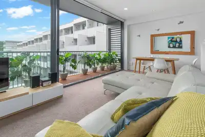 Image de Architecturally Designed Townhouse + Aircon and Carpark