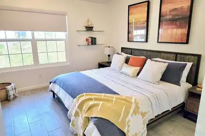 Image de Downtown Mesa Townhome. 2 King Beds, 3 Bathrooms, Pool access!