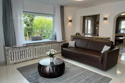 Image de Exclusive apartment in a 2 party house, for your dream vacation in Büsum.