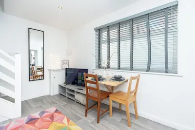 Image de Rabbit Hutch | One Bedroom Home in the heart of Southsea | Parking & Netflix