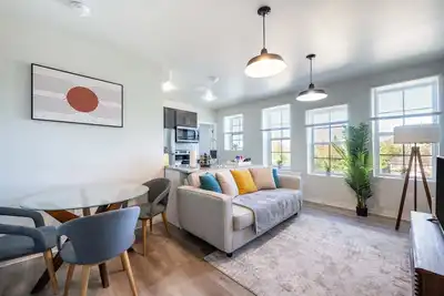 Image de 2br Exclusive Retreat Near Henry Ford