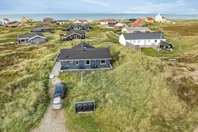 Image de Holiday home with spa and sauna, just 200 meters from the North Sea.