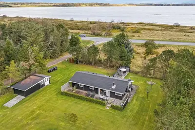 Image de Lovely spa house in scenic surroundings.
