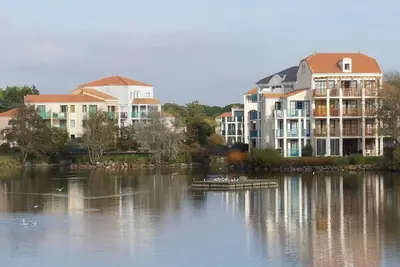 Image de Appartement vue sur lac, golf, piscine
