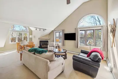 2-Br Winterplace Ski-In/Ski-Out Okemo Escape