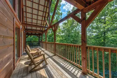 Image de 2br, Hot tub, games, free attraction tickets!