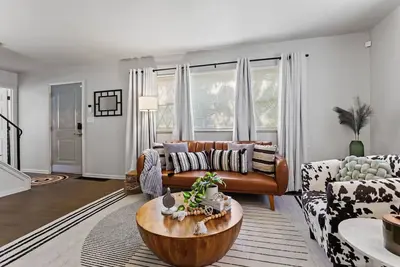 Image de Spacious, Reno’d, 4Bed/2Bath Home in Central Columbus with WiFi, & Fenced yard!