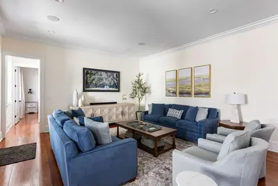 Image de Full Renovation of 1811 historical home. Completed Dec of 2024!