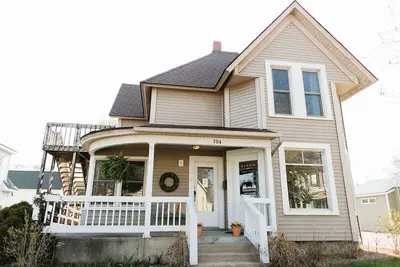 Image de Maison 704; A Downtown Charlevoix Vintage Charmer \n