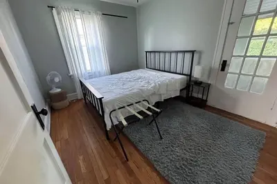 Image de 3-bedroom house in cool Euclid with Ac, WiFi. Enjoy a relaxing stay