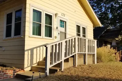Image de Granny's Cottage: Charming 2-bedroom house in Shawnee Oklahoma