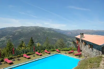 Image de Maison de vacances 'Casa Do Gêres' avec vue sur le lac, piscine privée et Wi-Fi
