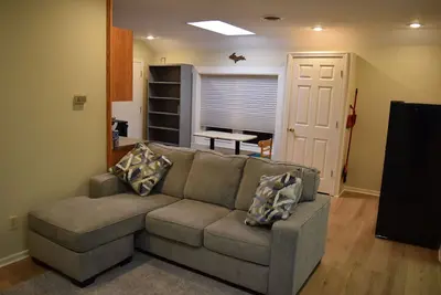 Image de Downtown Escanaba Gem: Spacious, Extended Stay Rental Above Commercial Space!