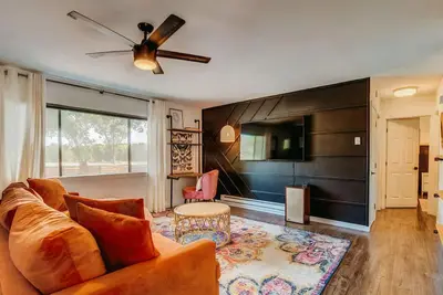 Image de 3-bedroom pet friendly Lake home in amazing Prescott with WiFi. Enjoy your stay