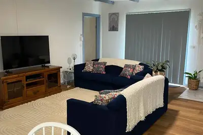 Image de Cottage just minutes from Lakes entrance