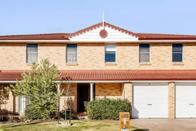 Image de Big delux house between the lake and the beach in Windang.