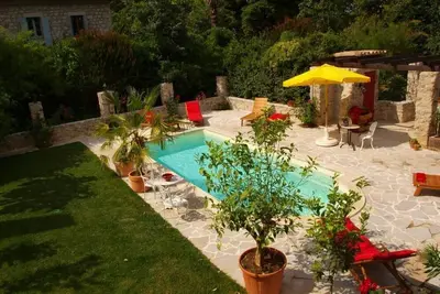 Image de Ardèche France \"La Vialle\" family apartment with pool, near Pont d'Arc