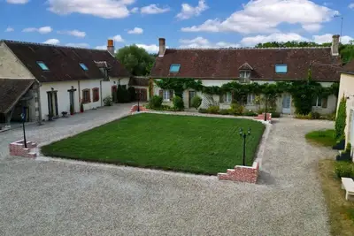 Image de Gites de charmes avec salle de réception en pleine nature