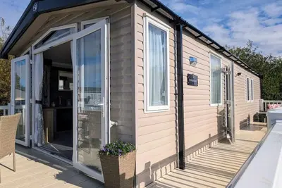 Image de luxury lake view 8 berth caravan at tattershall lakes  pet friendly + hot tub