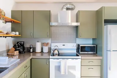 Image de Charming 1/1 apartment at the St. Helens waterfront with amazing views.