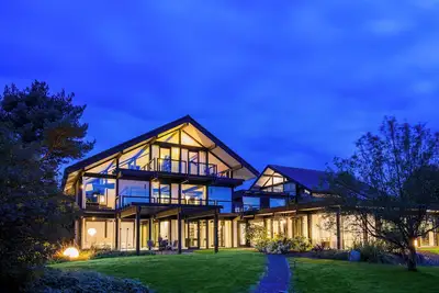 Image de Natural dream made of wood and glass with a distant view