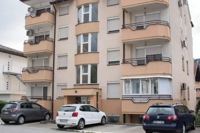 Image de Charming 1-bedroom apartment in welcoming Doboj with WiFi, Ac