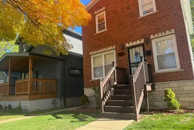 Image de Spacious 4-bedroom house in fabulous Chicago Back Yard Pond, and Theatre