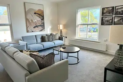 Image de 3 bed flat in Holmes Chapel (Harry Styles village)