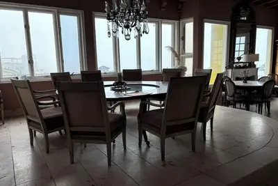 Image de Beach front Villa w/4 bdrm. & 5 Bathrooms. Steps to beach