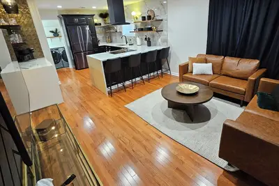 Image de New! 2bd-Home with Fast Wi-Fi & Free Parking!