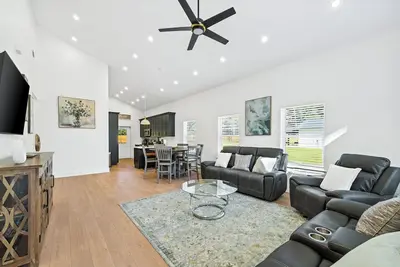 Image de Modern, Cozy and Spacious Home in Foley Alabama.