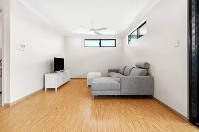 Image de New 2 Bedroom Apartment In Inner-City Suburb\n