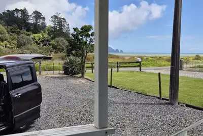 Image de Set Sail for Relaxation. \nCosy Beachside Cottage at Port Charles.