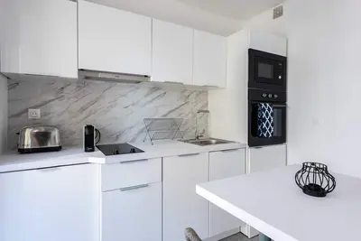 Image de Bel appartement avec balcon - 200m de la plage