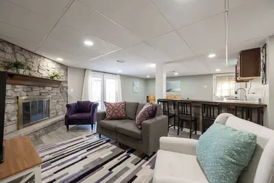 Spacious Group Home | Dtwn Indy | Duplex