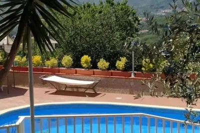 Image de Red - Relaxation near Salerno, Pompeii & Amalfi