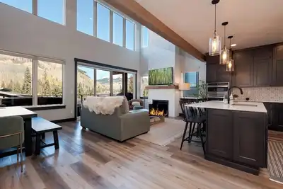 Image de New Townhome across from Purgatory - Hot Tub, Arcade Game - Views/Shuttle