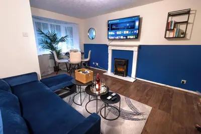 Image de Cosy 3 Bed House - Free Parking - Contractors