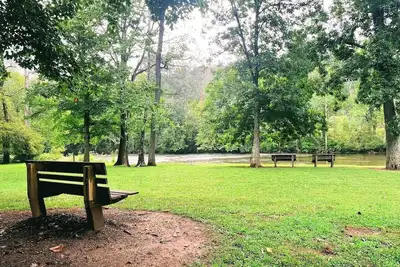 Image de Trail's Bend Farmhouse-Bike, Hike, Float, Sip